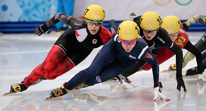 El equipo coreano se llevó la presea dorada en los tres mil metros por relevos en el Patinaje de Pista Corta