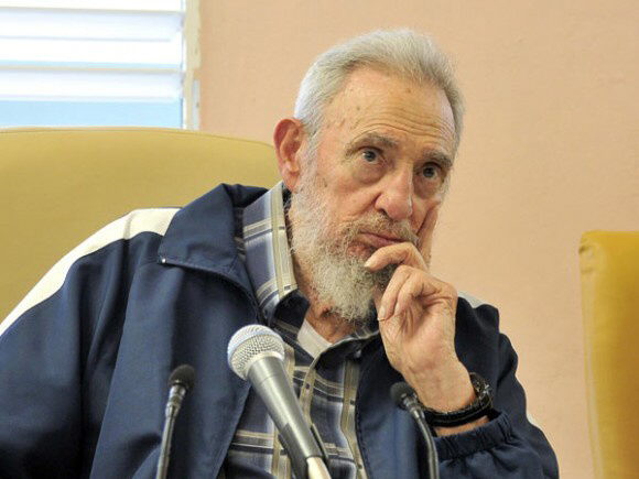 Conversó durante dos horas con estudiantes, maestros y constructores de esa obra. Foto EFE Conversó durante dos horas con estudiantes, maestros y constructores de esa obra. Foto EFE