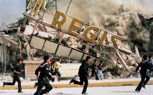 El Hotel Regis derrumbado, luego del sismo de magnitud 8.1 grados Richter. El Hotel Regis derrumbado, luego del sismo de magnitud 8.1 grados Richter.