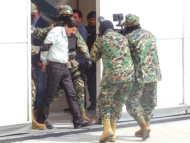 Julio Hernández dijo que no vulnera el debido proceso el hecho de que El Chapo caminara frente a los medios de comunicación. Foto: Eduardo Jiménez