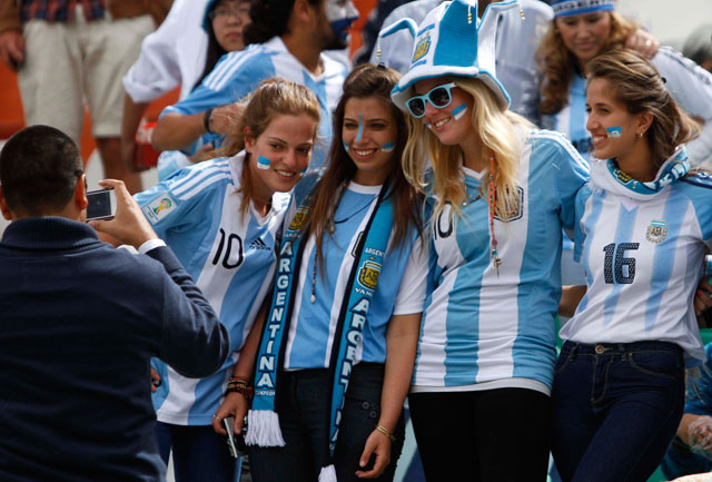 La belleza argentina estuvo presente en las tribunas (AP)