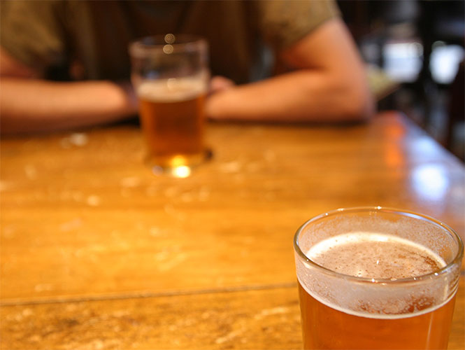 La OMS alertó que México es la nación de América con los niveles más altos y peligrosos de consumo de alcohol por persona.