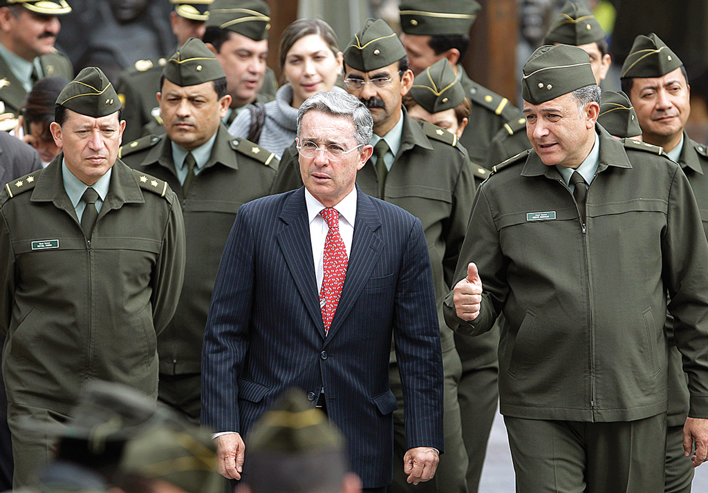 El ex mandatario Álvaro Uribe aseguró que los operativos contra las FARC fueron hechos por personal colombiano. Foto: AP El ex mandatario Álvaro Uribe aseguró que los operativos contra las FARC fueron hechos por personal colombiano. Foto: AP