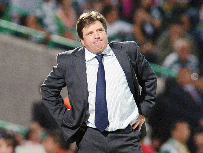 El entrenador del América destacó que su equipo buscará estar lo más alto posible en la tabla. Foto: Mexsport