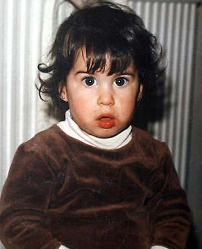 De regordeta a anoréxica. Amy Winehose cuando aún tenía mejillas y el mundo era rosa para ella. De regordeta a anoréxica. Amy Winehose cuando aún tenía mejillas y el mundo era rosa para ella.