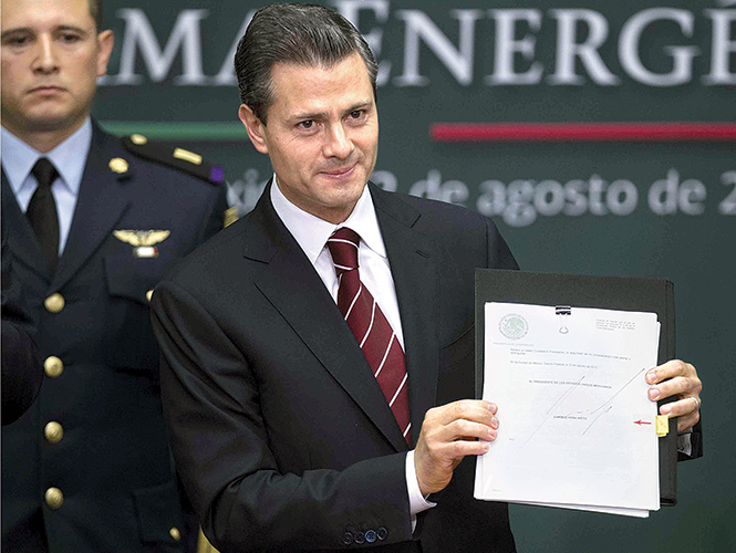 PRESENTACIÓN.- En Los Pinos, el presidente Enrique Peña Nieto aseguró que su propuesta de reforma energética representa una visión de largo plazo.