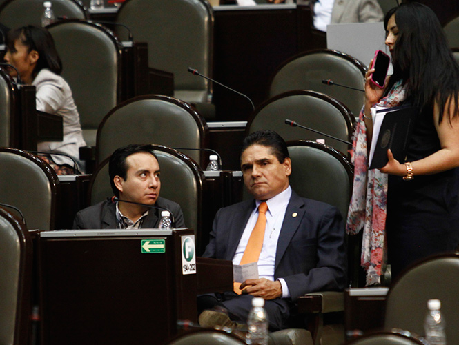 PRI y PRD se pronunciaron porque las autoridades esclarezcan a plenitud quienes fueron cómplices y los vínculos de Joaquín Guzmán.