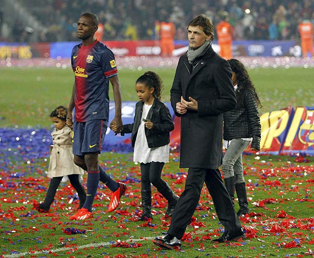 El Barcelona celebra la obtención de la liga (EFE) El Barcelona celebra la obtención de la liga (EFE)