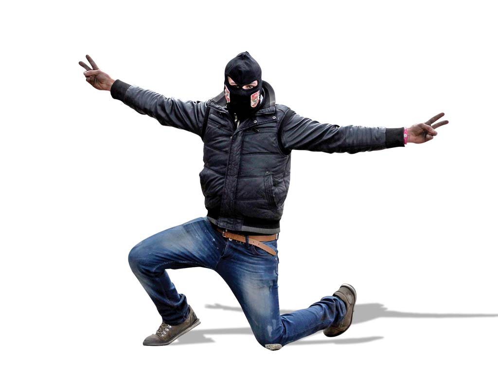 El movimiento que surgió en Europa con el fin de defender a manifestantes de ataques de la policía se ha hecho presente en todo el mundo para evidenciar su rechazo al capitalismo. El movimiento que surgió en Europa con el fin de defender a manifestantes de ataques de la policía se ha hecho presente en todo el mundo para evidenciar su rechazo al capitalismo.