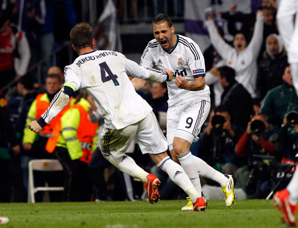 El francés Benzema abrió el marcador al 82 y renació la esperanza blanca, (AP)