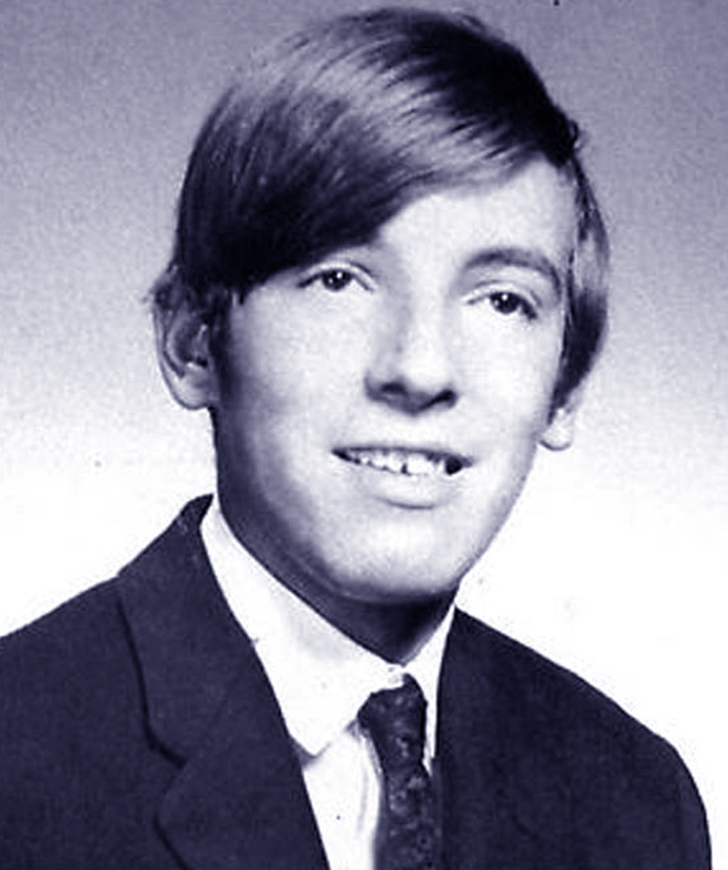 De Godínez a 'El Jefe'. La foto escolar de Bruce Springsteen, el futuro 'The Boss' del rock. De Godínez a 'El Jefe'. La foto escolar de Bruce Springsteen, el futuro 'The Boss' del rock.