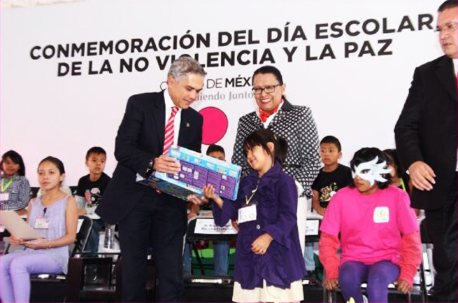 Miguel Ángel Mancera, mandatario capitalino, llamó a evitar el 'bullying' en un evento realizado en el Centro de Desarrollo Comunitario Venustiano Carranza. Miguel Ángel Mancera, mandatario capitalino, llamó a evitar el 'bullying' en un evento realizado en el Centro de Desarrollo Comunitario Venustiano Carranza.