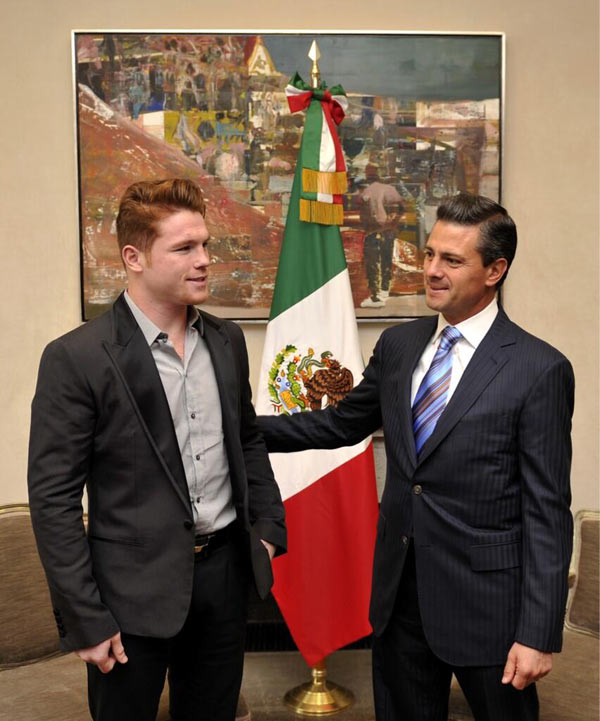 Saúl Álvarez visita al presidente en Los Pinos. (Foto: Especial)