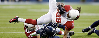 Cardenales se mantiene vivo en la lucha por calificarse a los playoffs. (AP)