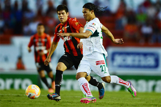 Carlos Peña hizo el primer gol de “La Fiera” (Mexsport) Carlos Peña hizo el primer gol de “La Fiera” (Mexsport)