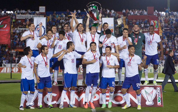Después de 15 años, Cruz Azul levanta un trofeo. (Mexsport)