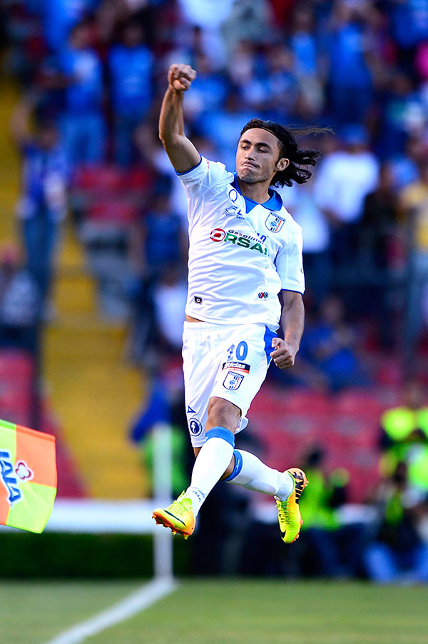 Luis de Souza adelantó a los Gallos al minuto 12 con un certero testarazo (Mexsport) Luis de Souza adelantó a los Gallos al minuto 12 con un certero testarazo (Mexsport)