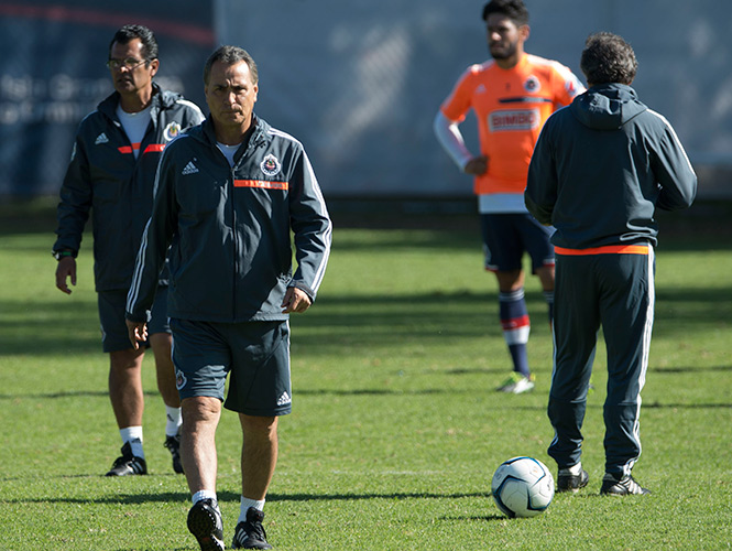 José Luis Real debe de trabajar duro para regresar a las Chivas a los primeros planos. (Mexsport) José Luis Real debe de trabajar duro para regresar a las Chivas a los primeros planos. (Mexsport)