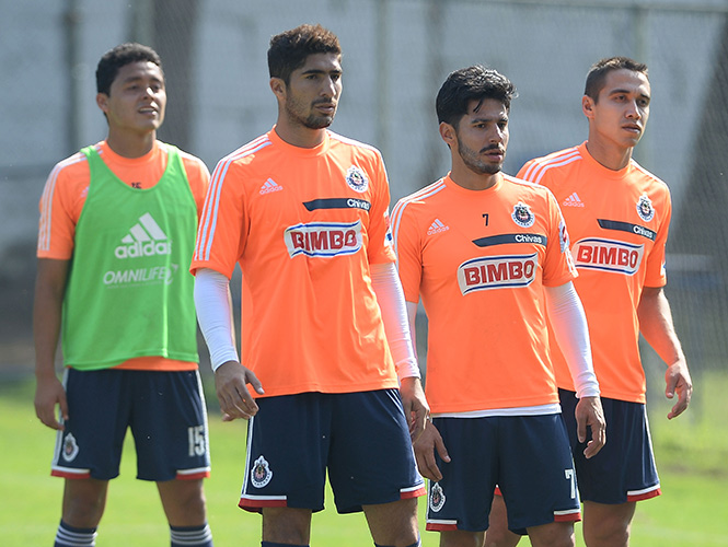 El equipo titular del Guadalajara se vio muy mal. (Mexsport)
