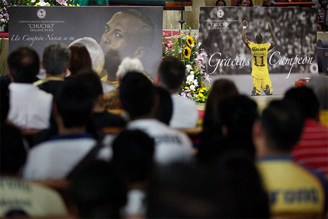 El América le rinde tributo al ecuatoriano (Reuters) El América le rinde tributo al ecuatoriano (Reuters)