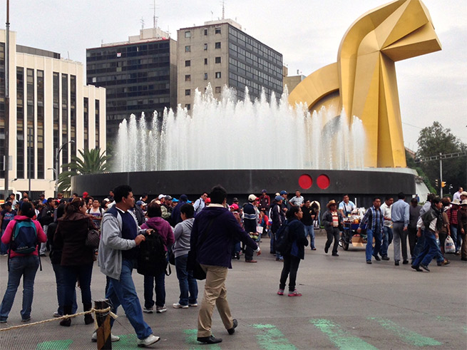 Alrededor de 16 mil miembros de la CNTE marcharán del Ángel de la Independencia al Zócalo capitalino Alrededor de 16 mil miembros de la CNTE marcharán del Ángel de la Independencia al Zócalo capitalino