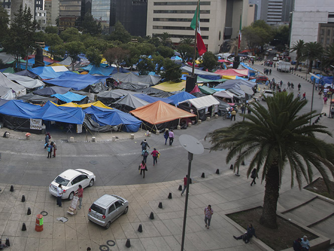 En este contexto se registró la llegada de alrededor de 120 maestros al campamento de la CNTE En este contexto se registró la llegada de alrededor de 120 maestros al campamento de la CNTE