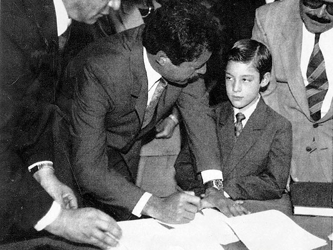 Luis Donaldo Colosio Murrieta acudió a registrar su candidatura ante el IFE  en compañía de su familia. En la imagen, su hijo Luis Donaldo Colosio Riojas.