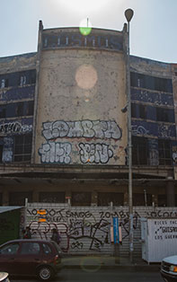 Este inmueble se convertirá en un centro comunitario, deportivo y cultural, con espacios para el esparcimiento y conservará el nombre del cine. Foto: Ana Beatriz Reyes Este inmueble se convertirá en un centro comunitario, deportivo y cultural, con espacios para el esparcimiento y conservará el nombre del cine. Foto: Ana Beatriz Reyes