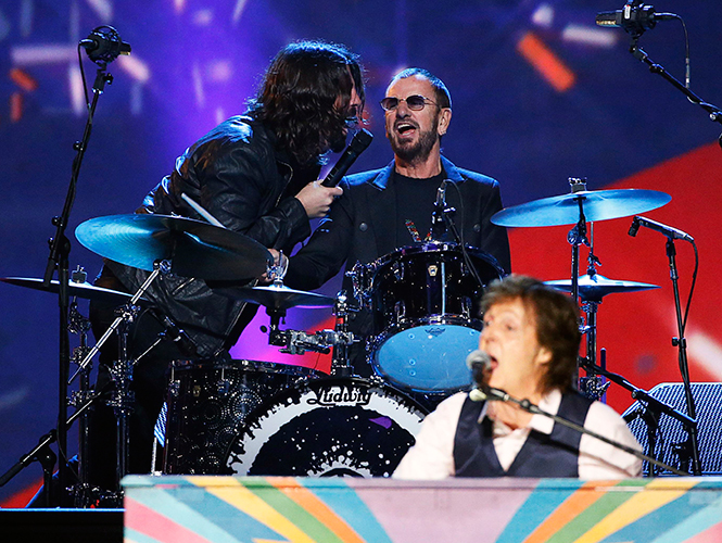 El ex Nirvana, Dave Grohl, no dejó pasar la ocasión para manifestar su admiración por The Beatles, al decir 'si no fuera por ellos, no sería músico'. (Reuters) El ex Nirvana, Dave Grohl, no dejó pasar la ocasión para manifestar su admiración por The Beatles, al decir 'si no fuera por ellos, no sería músico'. (Reuters)