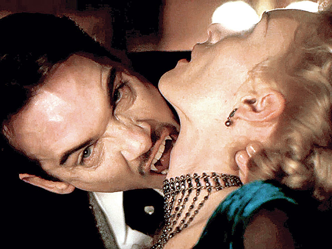 Para encajar en la sociedad británica, Drácula tendrá como álter ego al empresario Alexander Grayson. Fotos: Cortesía Universal Channel Para encajar en la sociedad británica, Drácula tendrá como álter ego al empresario Alexander Grayson. Fotos: Cortesía Universal Channel