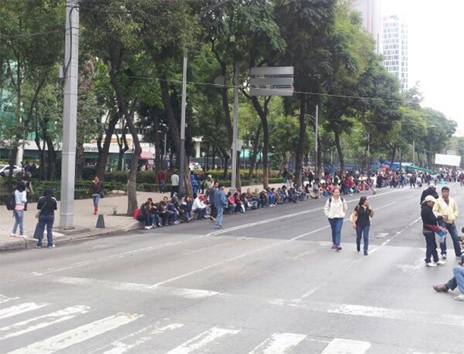 Integrantes de la CNTE se manifiestan en la embajada de Estados Unidos Integrantes de la CNTE se manifiestan en la embajada de Estados Unidos