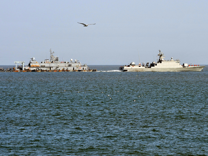 Un buque de la armada de Corea del Sur patrulla por el Mar Amarillo, cerca de la disputada isla de Yeonpyeong. Foto AFP