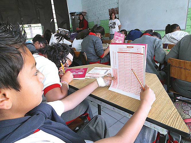 Los niños librarán este año la prueba ENLACE, pues según las autoridades del INEE no existen las condiciones para aplicar la evaluación, señala Mexicanos Primero. Foto: Mateo Reyes