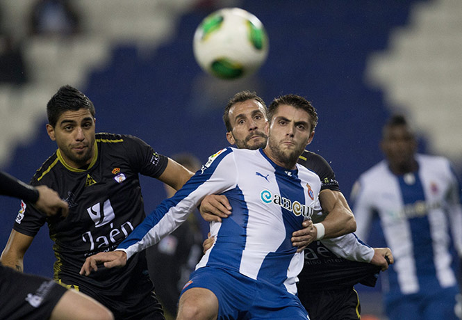 Los "Periquitos" vencen 2-0 al juego de vuelta al Jaén (EFE) Los "Periquitos" vencen 2-0 al juego de vuelta al Jaén (EFE)