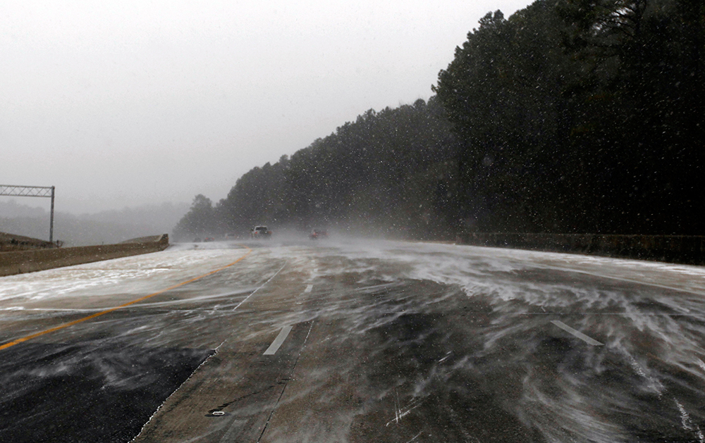 Cerca de 140 millones de personas en 34 entidades se encontraban este martes bajo algún tipo de advertencia de tormenta invernal.