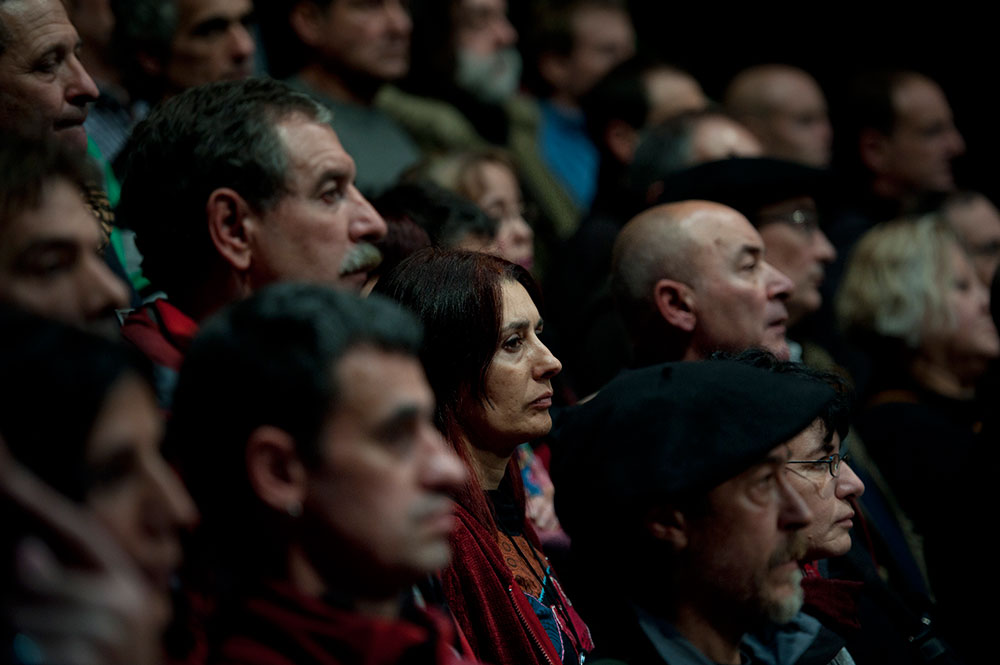 "La solución del conflicto vendrá del desarrollo de un planteamiento integral. Atendiendo a la misma raíz política y eso debería concretar el derecho a decidir que tiene el pueblo vasco", expresó uno de los excarcelados.