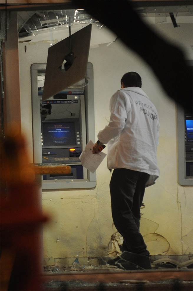 Artefacto explota en sucursal bancaria de Coyoacán Artefacto explota en sucursal bancaria de Coyoacán