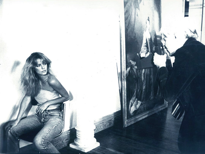 La obra de Warhol representa a una joven Farrah Fawcett con los ojos delineados en verde y los labios brillantes de color rojo. La universidad asegura que la actriz, que murió en 2009, legó toda su colección de arte a ese centro de estudios. (Especial) La obra de Warhol representa a una joven Farrah Fawcett con los ojos delineados en verde y los labios brillantes de color rojo. La universidad asegura que la actriz, que murió en 2009, legó toda su colección de arte a ese centro de estudios. (Especial)
