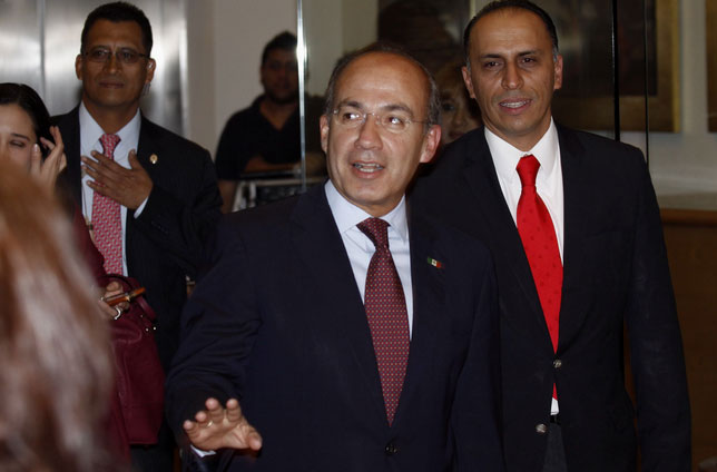 En su reaparición a la vida pública, previo a la presentación de la Fundación Desarrollo Humano Sustentable, el ex mandatario deseó éxito al gobierno de Enrique Peña Nieto.