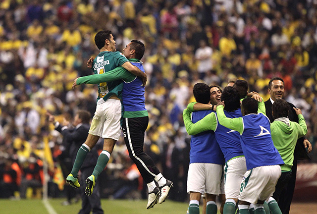 La celebración esmeralda tras el silbatazo final. (Mexsport)