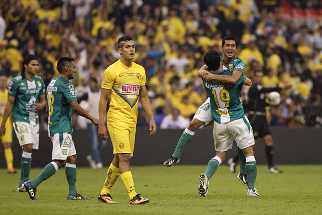 Contraste. La euforia del León y la desazón azulcrema. (Mexsport)