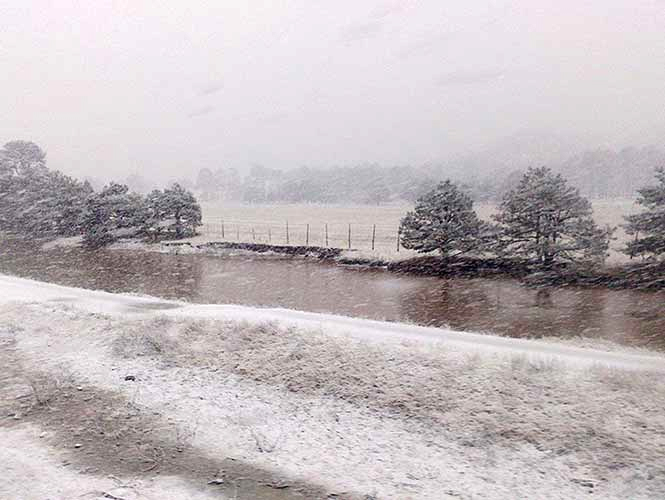Por la acumulación de hielo en el asfalto, fue cerrada la carretera interestatal 112 que comunica al Cañón de San Antonio de las Alazanas con la Carretera 57. Por la acumulación de hielo en el asfalto, fue cerrada la carretera interestatal 112 que comunica al Cañón de San Antonio de las Alazanas con la Carretera 57.