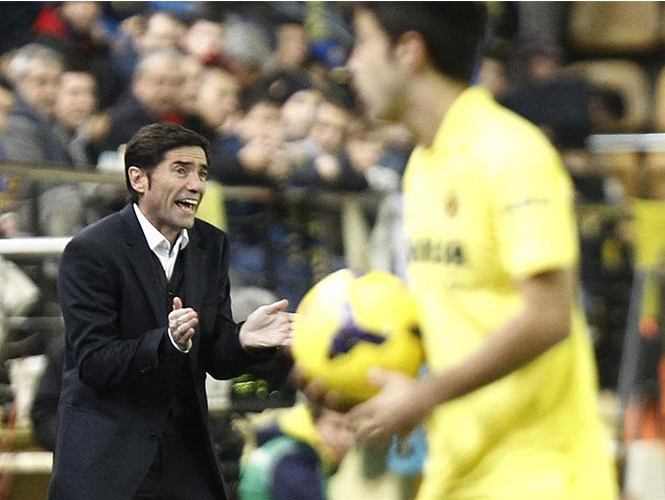 El técnico del Villarreal, Marcelino García Toral, echo mano de Aquino durante los 90 minutos e ingresó a 'Gio' al 62'. (EFE)