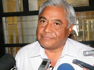El alcalde de Amacuzac, Noé Reynoso Nava responsabilizó públicamente al diputado local Alfonso Miranda Gallegos del secuestro de su padre y de la muerte del ... - gallegos