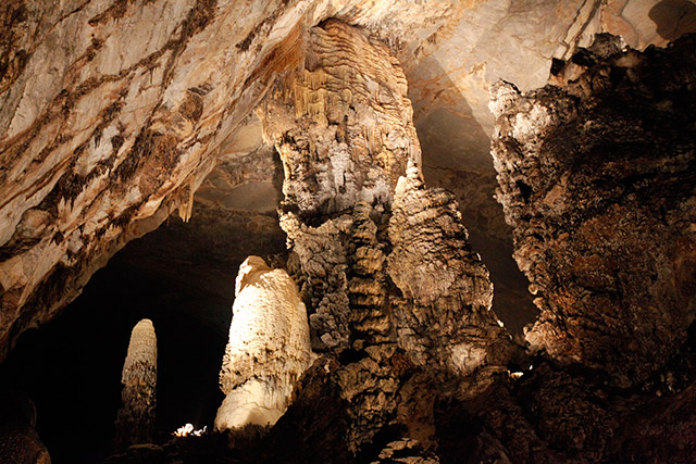 Las Grutas de Cacahuamilpa se abrieron al público en 1920 y fueron declaradas Parque Nacional en 1936, por el entonces presidente Lázaro Cárdenas.