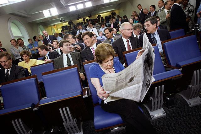 Leyenda del periodismo. La reportera estadunidense Helen Thomas, la primera mujer asignada a la Casa Blanca, falleció este sábado a los 92 años.