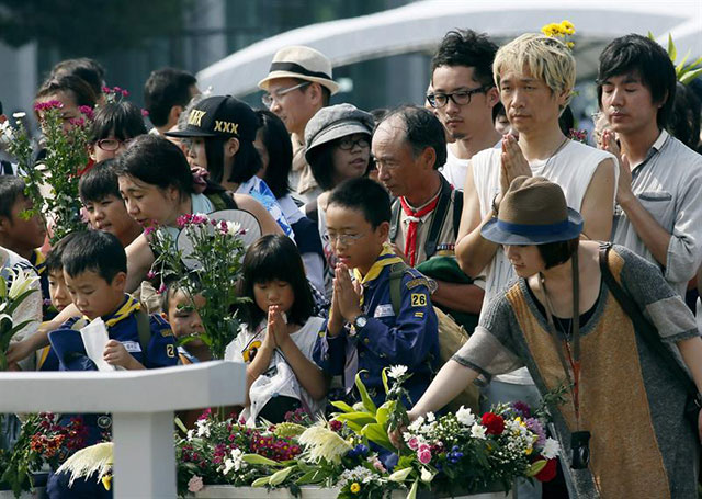 Recuerdan la tragedia atómica. Millones de japoneses conmemoraron este martes el 68 aniversario del lanzamiento de la bomba atómica a la ciudad de Hiroshima el 6 agosto de 1945.