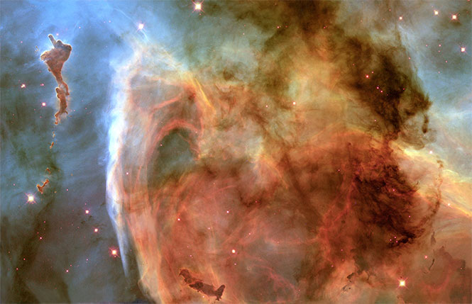 La Nebulosa del ojo de la cerradura, dentro de NGC 3372. Un mosaico de cuatro imágenes de abril 1999 por la Cámara Planetaria Gran Angular 2 del Hubble. Foto: NASA / ESA. La Nebulosa del ojo de la cerradura, dentro de NGC 3372. Un mosaico de cuatro imágenes de abril 1999 por la Cámara Planetaria Gran Angular 2 del Hubble. Foto: NASA / ESA.