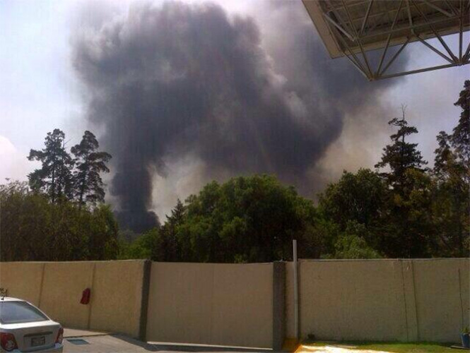 El fuego fue controlado por bomberos de Atizapán de Zaragoza. Foto Twitter @hola_atizapan