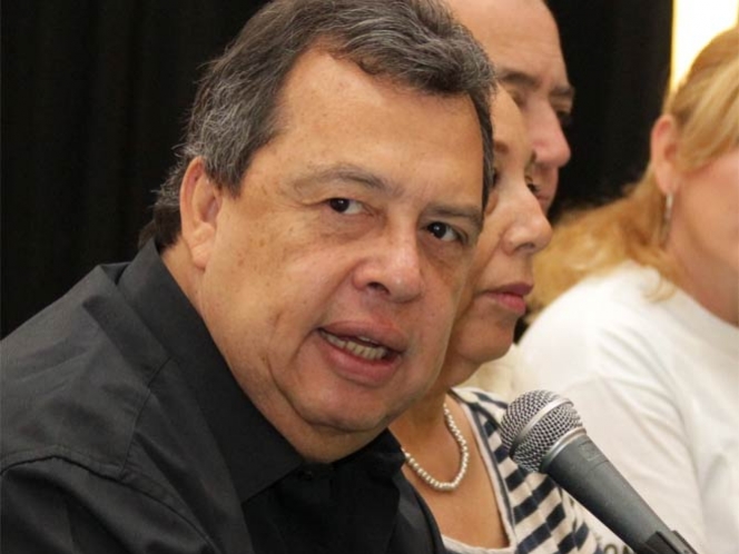 De no reanudarse clases, habrá reemplazo de maestros: Ángel Aguirre De no reanudarse clases, habrá reemplazo de maestros: Ángel Aguirre